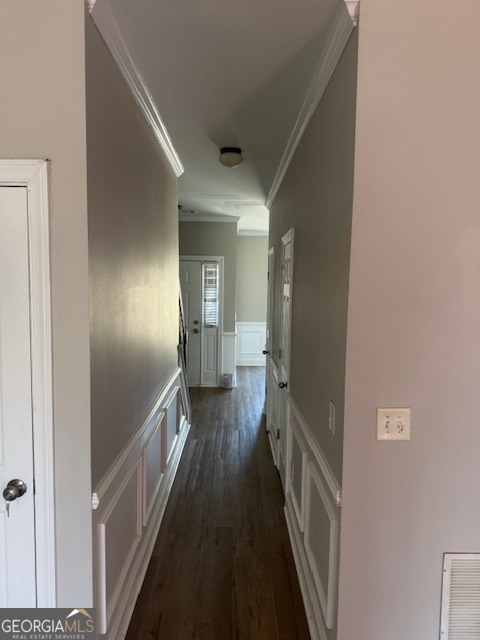 9052 Bayross Cir Point Atlanta, GA 30344 - Photo 4 of 34