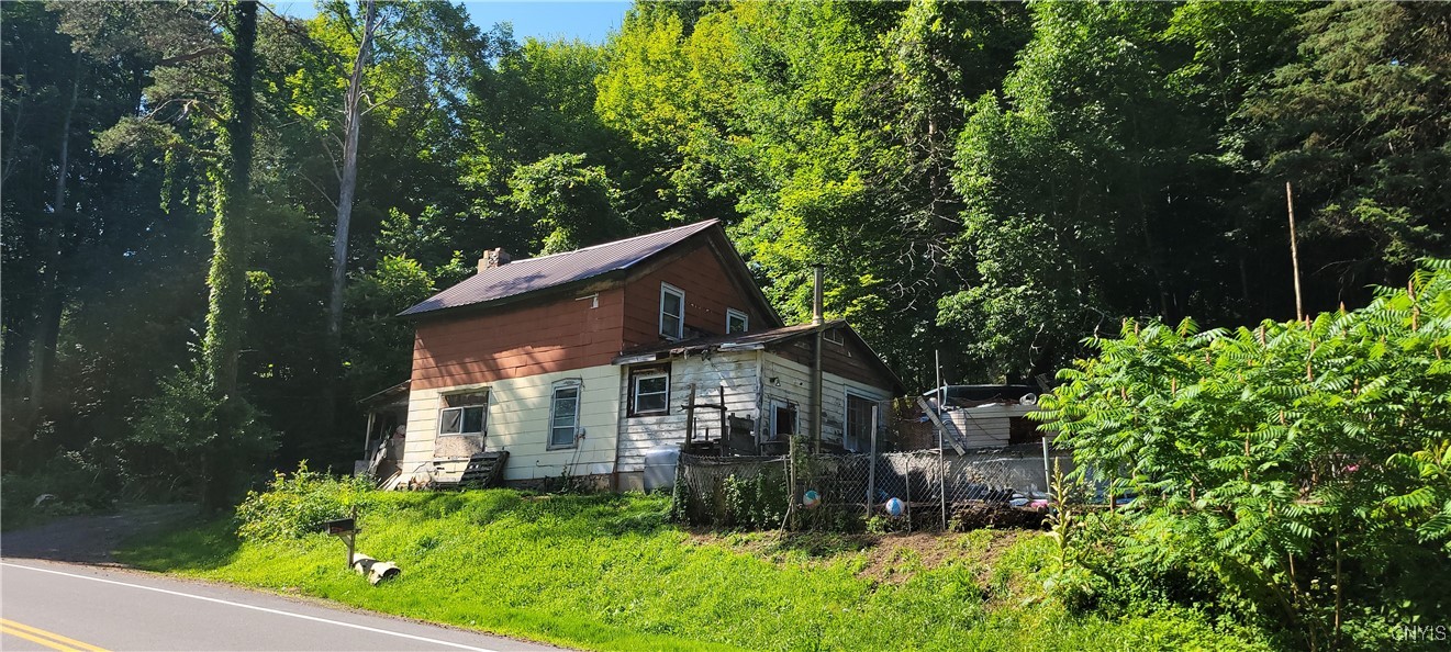 1451 Elizabethtown Road German Flatts, NY 13357 - Photo 3 of 27