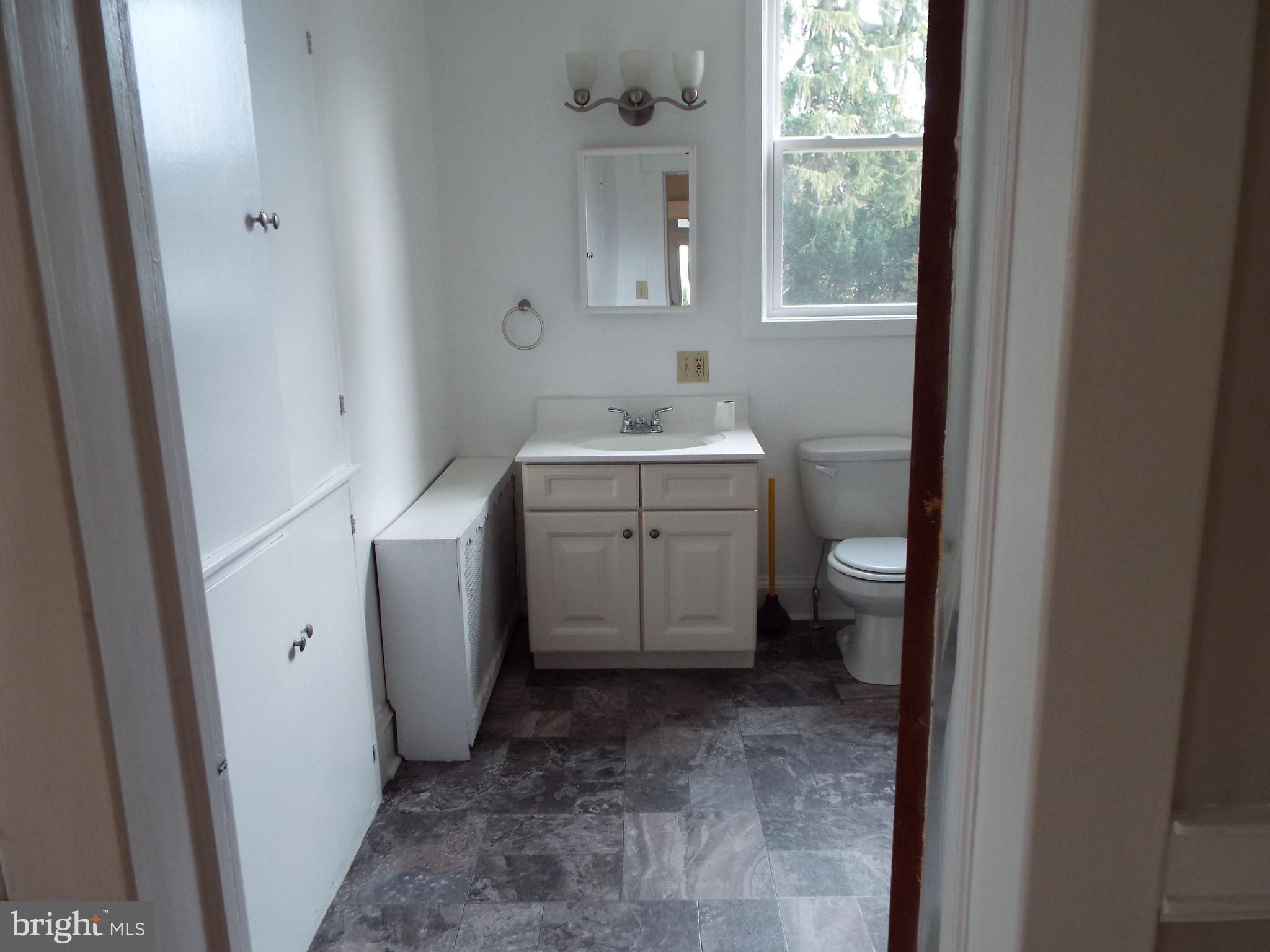 110 Hanover Road Reisterstown, MD 21136 - Photo 23 of 97 First floor full bathroom