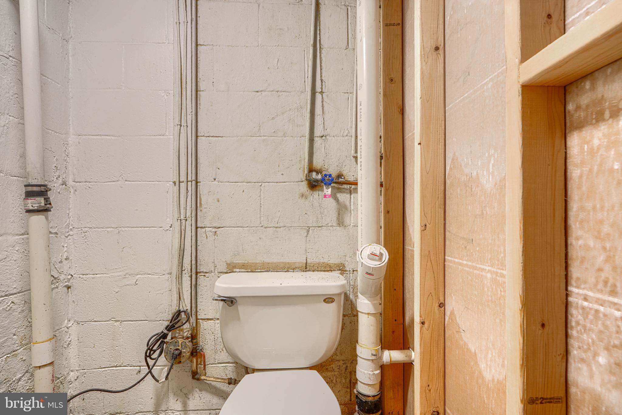2073 Jasmine Road Baltimore, MD 21222 - Photo 24 of 29 Lower Level Half-Bath