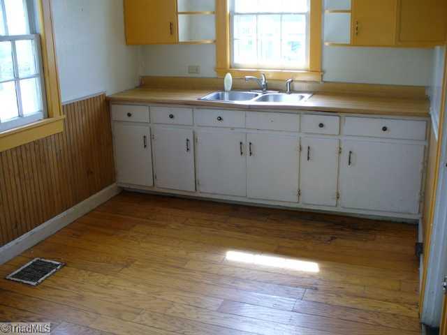 716 Glendale Road Galax, VA 24333 - Photo 2 of 3 Kitchen.