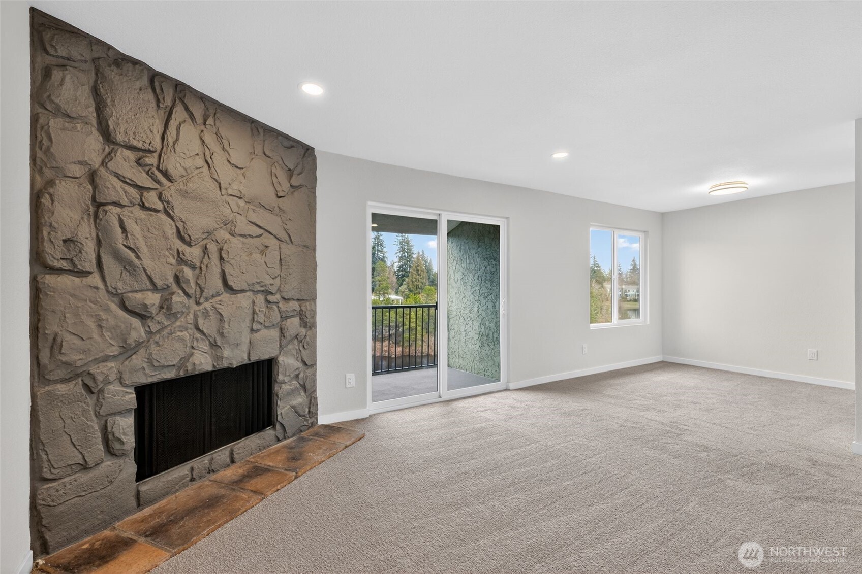 615 75th Street Southeast, Unit C53 Everett, WA 98203 - Photo 7 of 20 a view of empty room with a fireplace