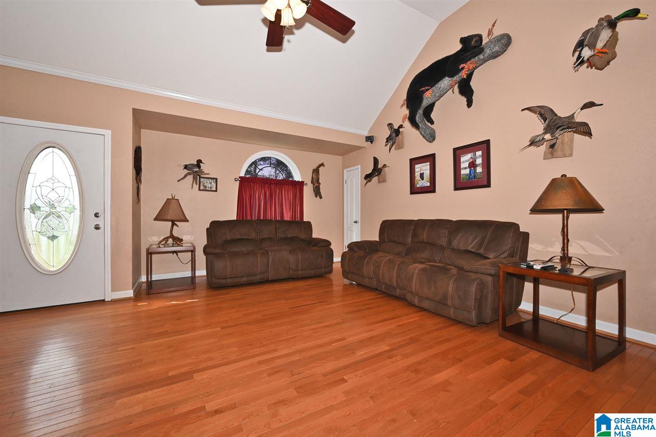 1005 Armstrong Loop Hayden, AL 35079 - Photo 3 of 21