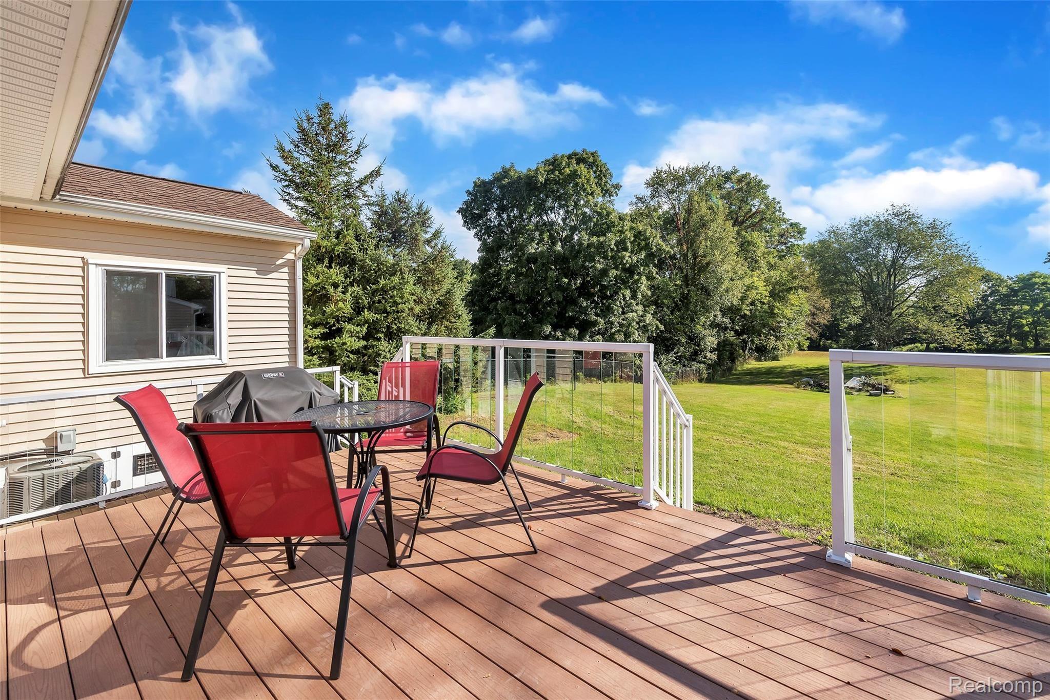 11455 Dexter-Pinckney Road Pinckney, MI 48169 - Photo 35 of 45 11455-DEXTER-PINCKNEY-Road-Putnam-Twp-Michigan-48169-windowstill-36.jpg