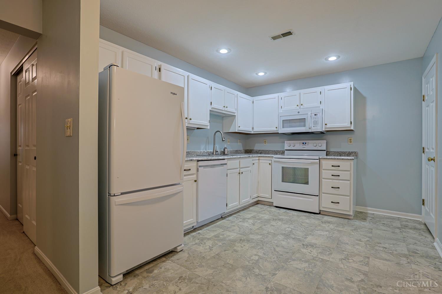 3703 West Galbraith Road Cincinnati, OH 45215 - Photo 15 of 35