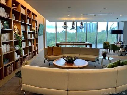 $5,700 | 16385 Biscayne Boulevard, Unit 621, North Miami Beach, FL 33160