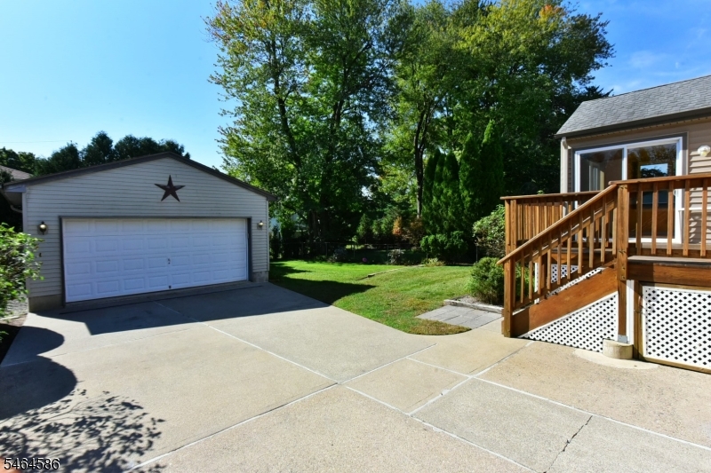 39-10 Jasper Road Fair Lawn, NJ 07410 - Photo 27 of 31 Gallery Image 27