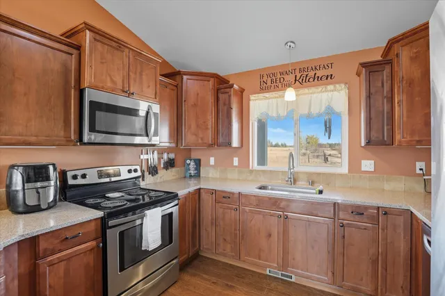 $699,900 | 4883 B Bittrich-Antler Road, Deer Park, WA 99006