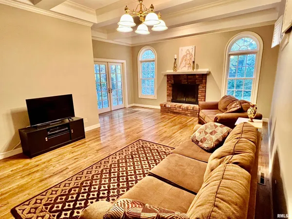 $299,900 | 839 Grove Street, Jacksonville, IL 62650