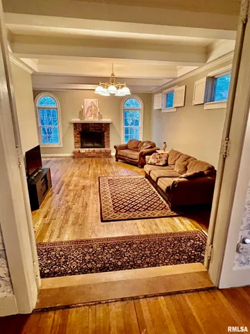 $324,900 | 839 Grove Street, Jacksonville, IL 62650