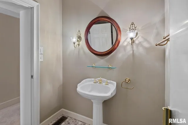 $324,900 | 839 Grove Street, Jacksonville, IL 62650