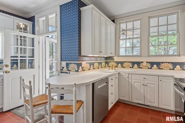 $299,900 | 839 Grove Street, Jacksonville, IL 62650