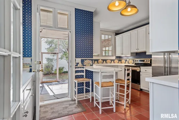 $299,900 | 839 Grove Street, Jacksonville, IL 62650