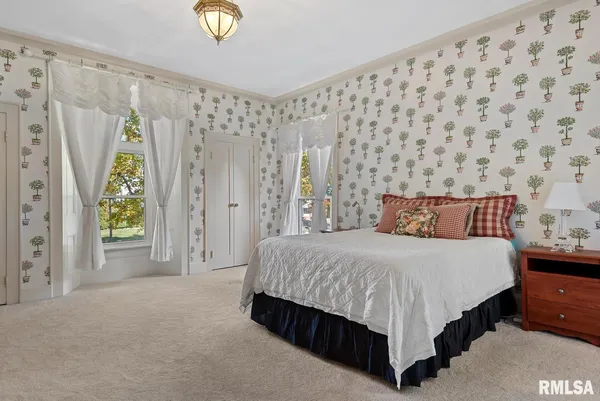 $299,900 | 839 Grove Street, Jacksonville, IL 62650