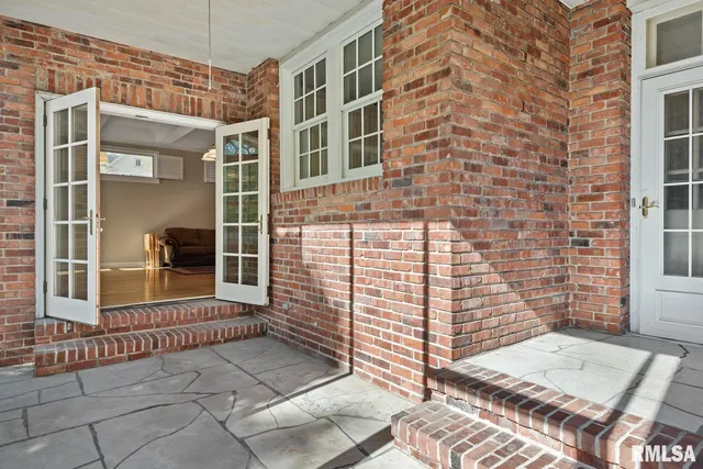 $324,900 | 839 Grove Street, Jacksonville, IL 62650