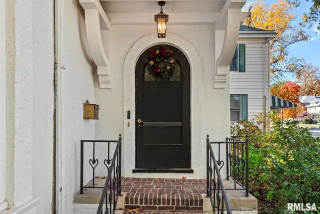 $324,900 | 839 Grove Street, Jacksonville, IL 62650