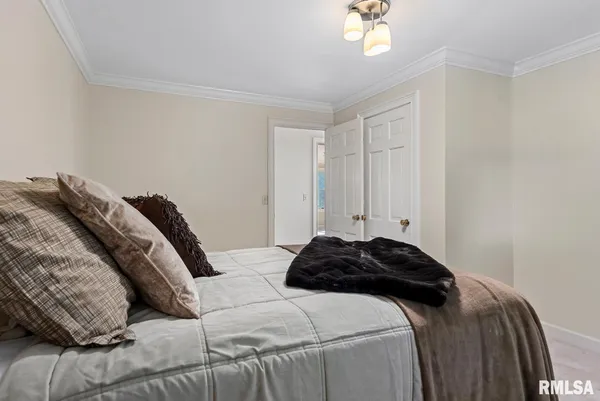 $299,900 | 839 Grove Street, Jacksonville, IL 62650