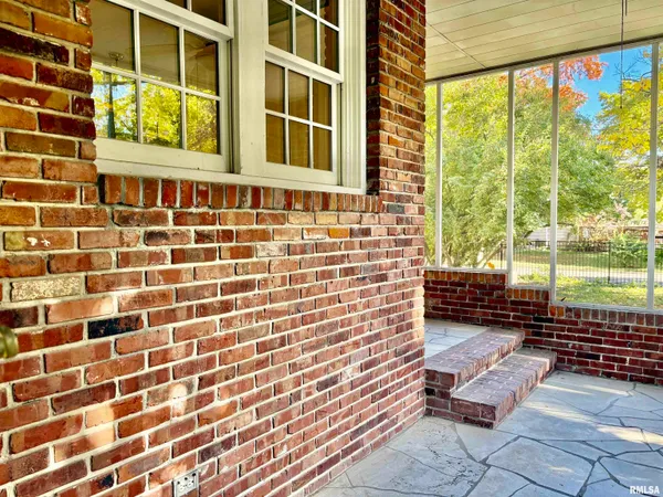 $299,900 | 839 Grove Street, Jacksonville, IL 62650