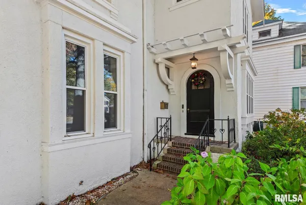 $299,900 | 839 Grove Street, Jacksonville, IL 62650