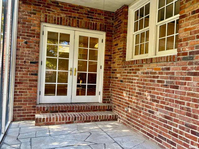 $324,900 | 839 Grove Street, Jacksonville, IL 62650