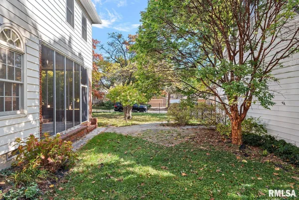 $299,900 | 839 Grove Street, Jacksonville, IL 62650