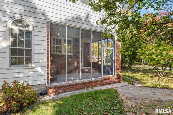 $299,900 | 839 Grove Street, Jacksonville, IL 62650