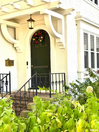 $299,900 | 839 Grove Street, Jacksonville, IL 62650