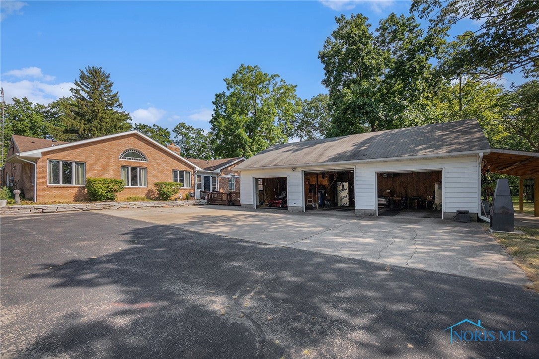 25441 Thompson Road Perrysburg, OH 43551 - Photo 23 of 32 Gallery Image 23