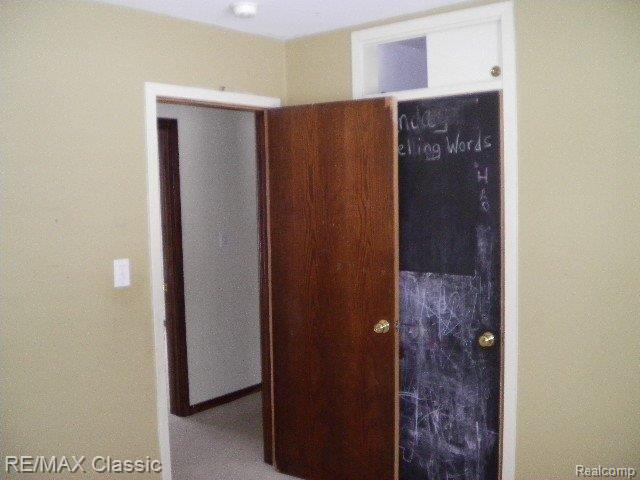 2689 Kentmoor Road Bloomfield Hills, MI 48304 - Photo 5 of 10 SANY0867.JPG