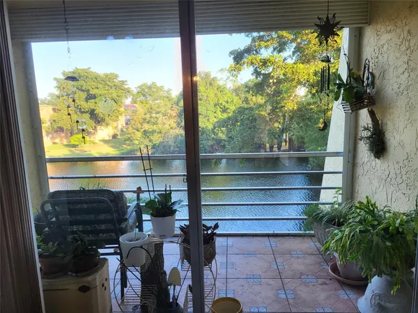 $1,400 | 9070 Lime Bay Boulevard, Unit 309, Tamarac, FL 33321