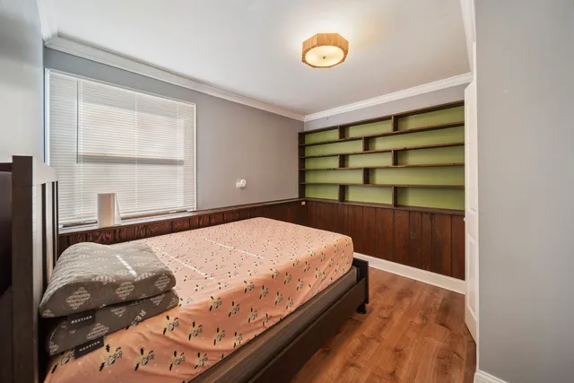 $423,700 | 312 Dancing Water Court, Carol Stream, IL 60188