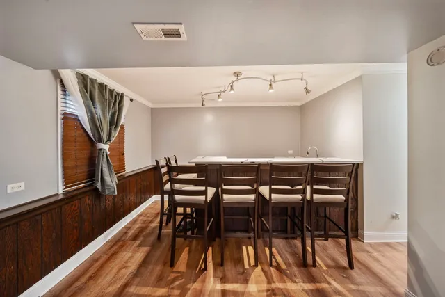 $423,700 | 312 Dancing Water Court, Carol Stream, IL 60188