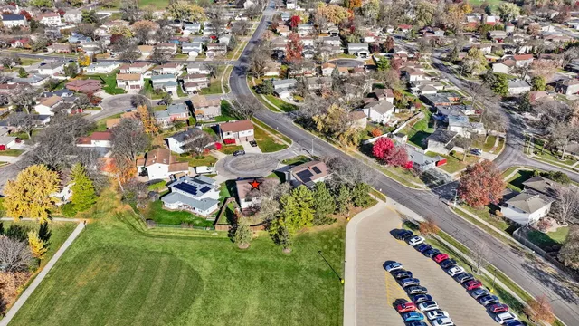 $423,700 | 312 Dancing Water Court, Carol Stream, IL 60188