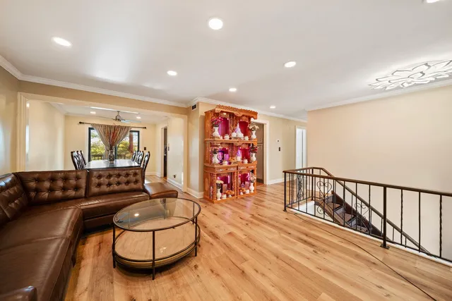 $423,700 | 312 Dancing Water Court, Carol Stream, IL 60188