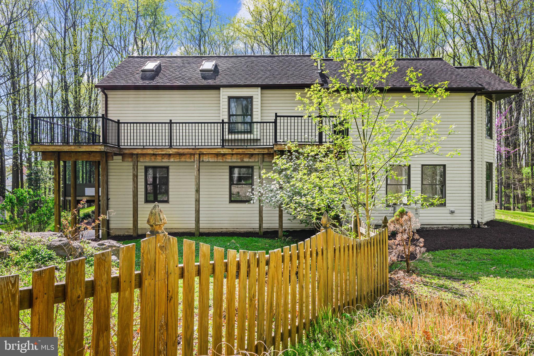 5816 Oakland Road Sykesville, MD 21784 - Photo 46 of 59 Rear View with Private Balcony around Primary