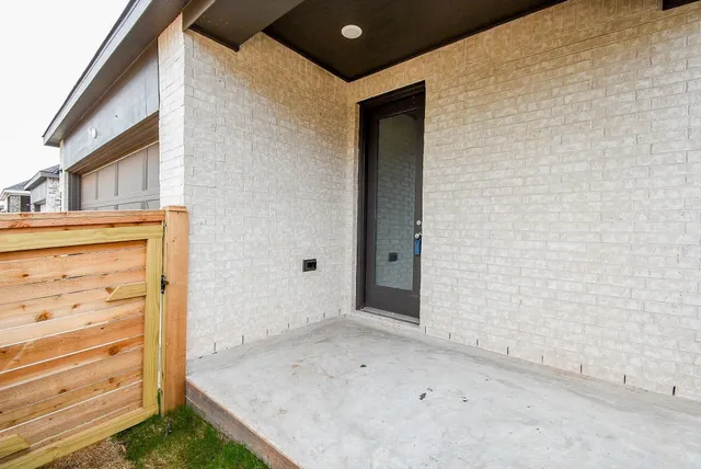 $2,500 | 3322 Verdant Lane, Richmond, TX 77406