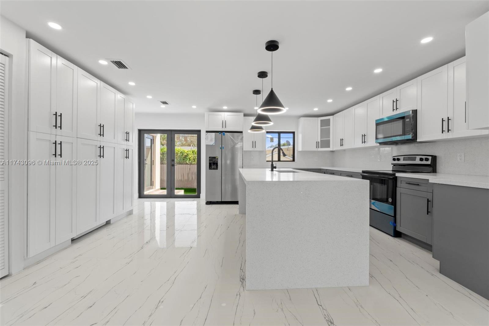 8310 Southwest 28th Street Miami, FL 33155 - Photo 10 of 47 Gallery Image 10