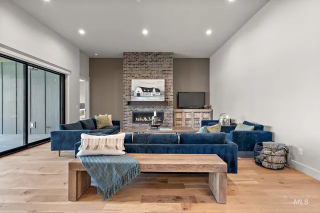 $1,085,000 | 115 South Steel Farm Avenue, Eagle, ID 83616