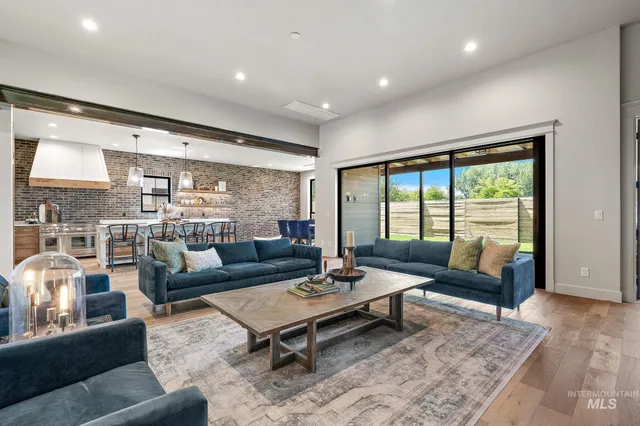 $1,085,000 | 115 South Steel Farm Avenue, Eagle, ID 83616