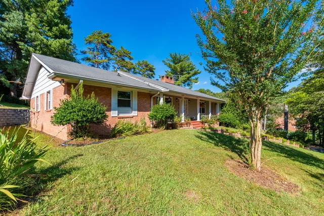 $2,295 | 303 Windmere Drive, Chattanooga, TN 37411