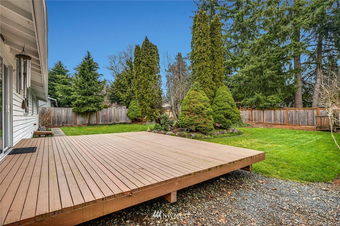 17409 29th Drive Southeast Bothell, WA 98012 - Photo 23 of 37 a view of a backyard with sitting area