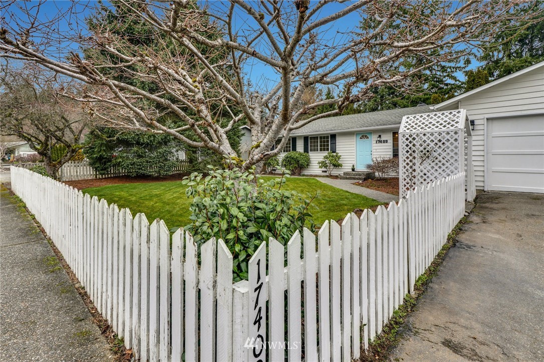 17409 29th Drive Southeast Bothell, WA 98012 - Photo 28 of 37 a view of a wooden fence
