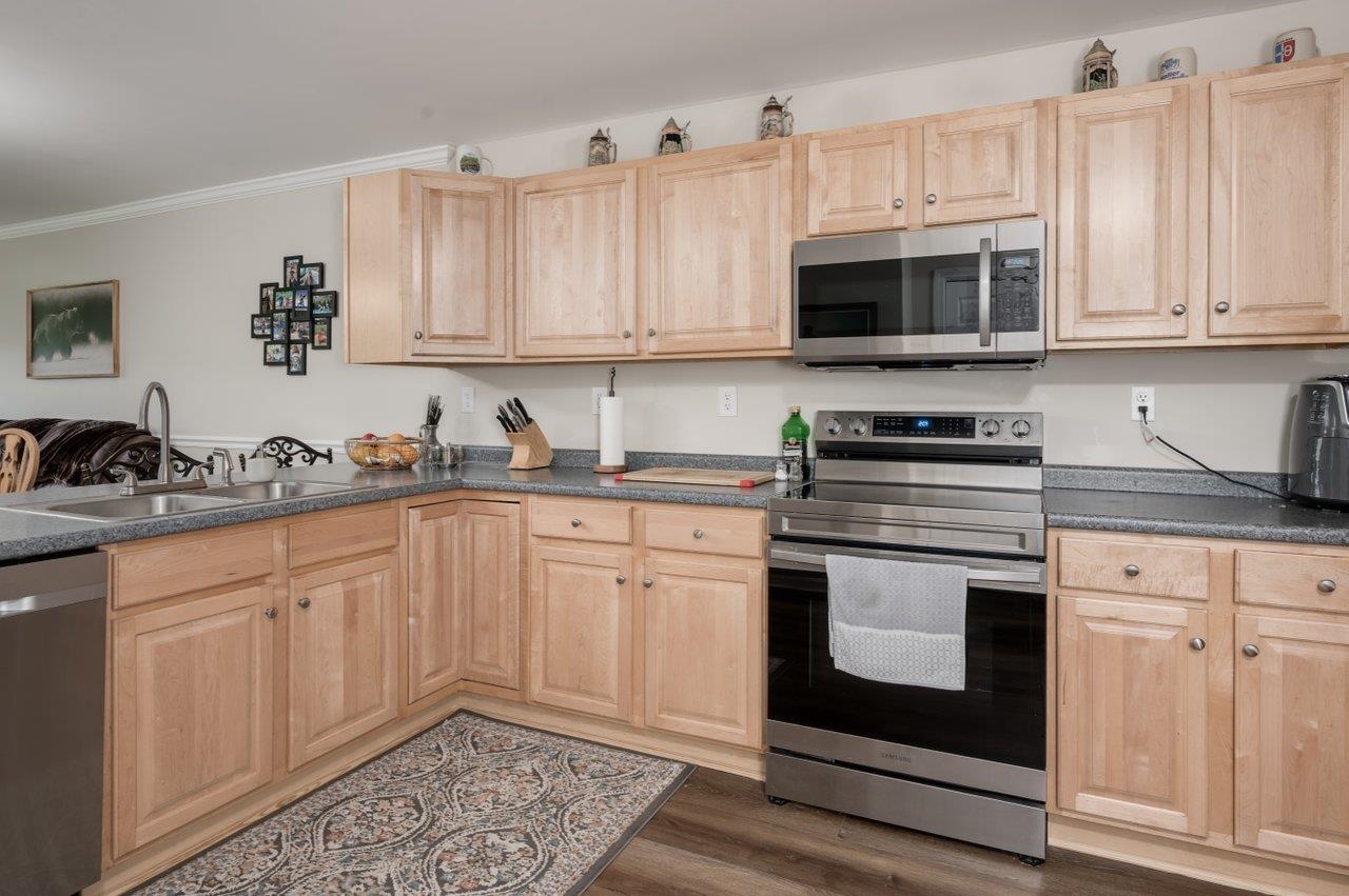 118 Secretariat Way, Unit 213 Rochester, NH 03867 - Photo 5 of 37