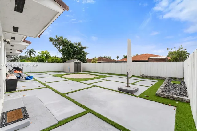 a view of a tennis court