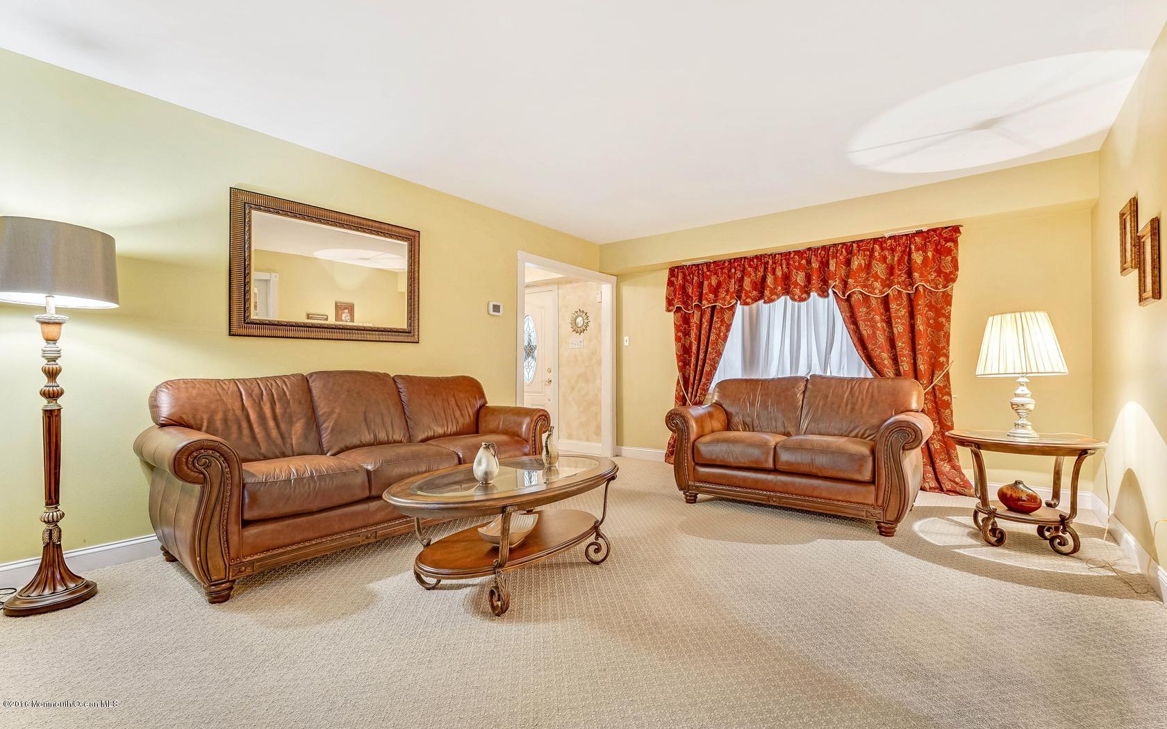 20 Collingwood Road Marlboro, NJ 07746 - Photo 17 of 57 17-photo-web-1680x1050-259861