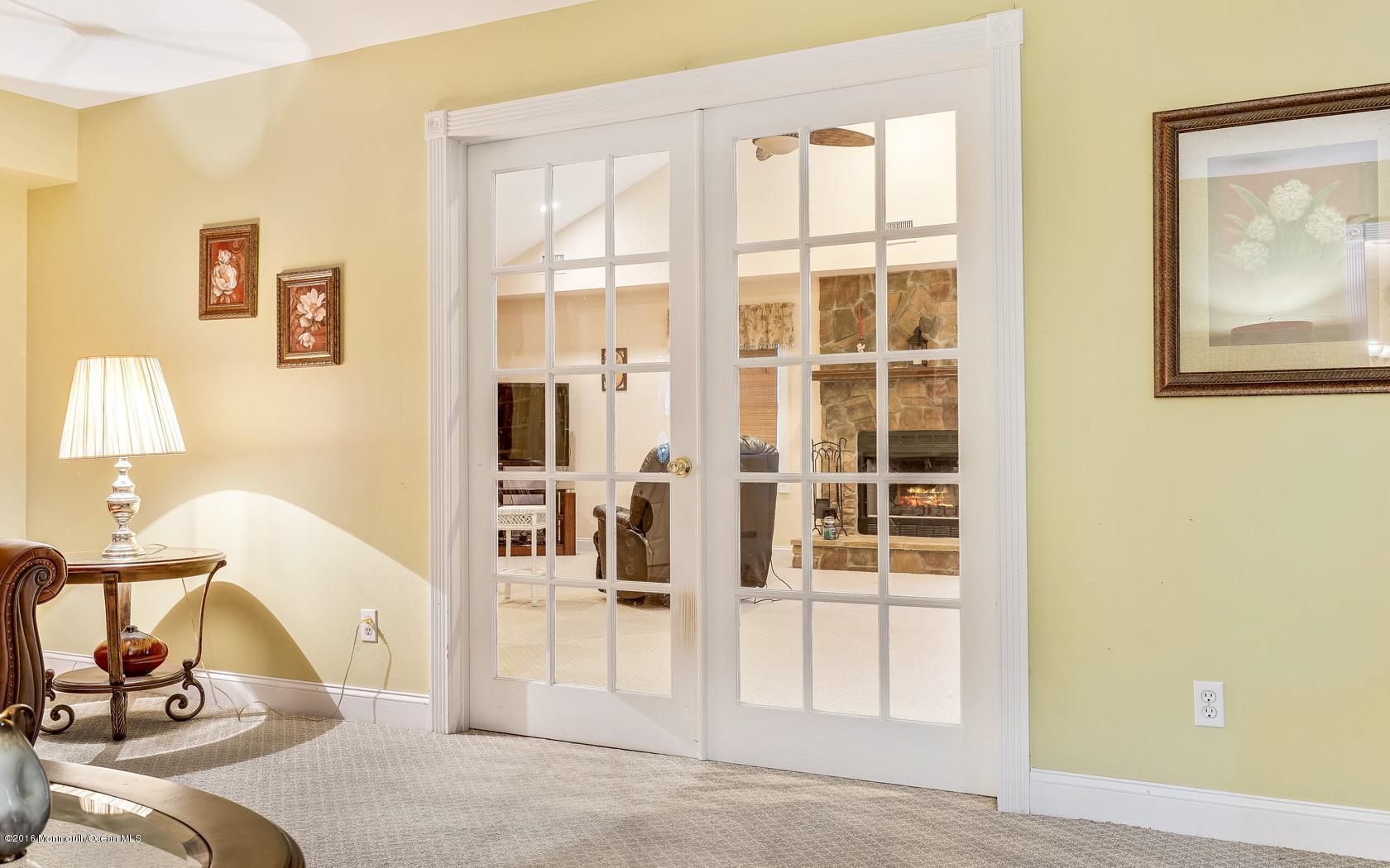 20 Collingwood Road Marlboro, NJ 07746 - Photo 19 of 57 19-photo-web-1680x1050-184957