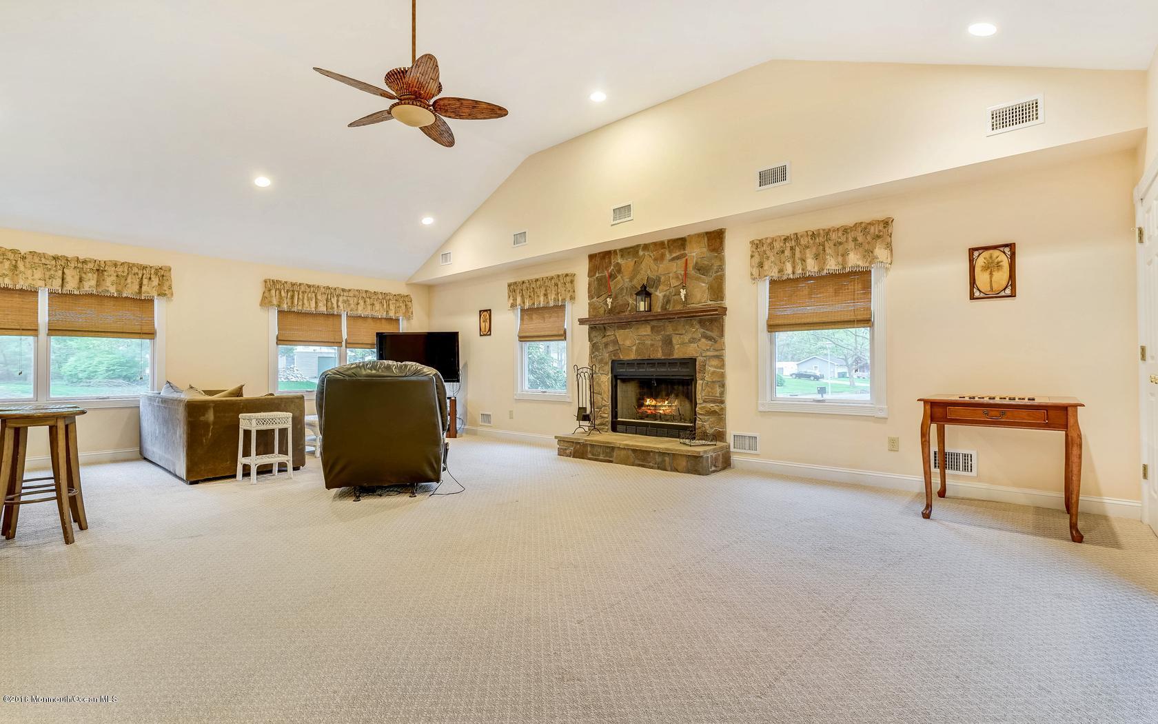 20 Collingwood Road Marlboro, NJ 07746 - Photo 21 of 57 21-photo-web-1680x1050-217640