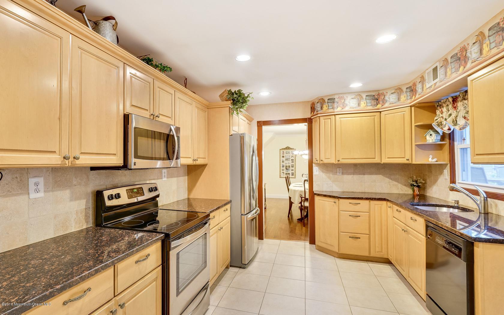 20 Collingwood Road Marlboro, NJ 07746 - Photo 35 of 57 35-photo-web-1680x1050-228958