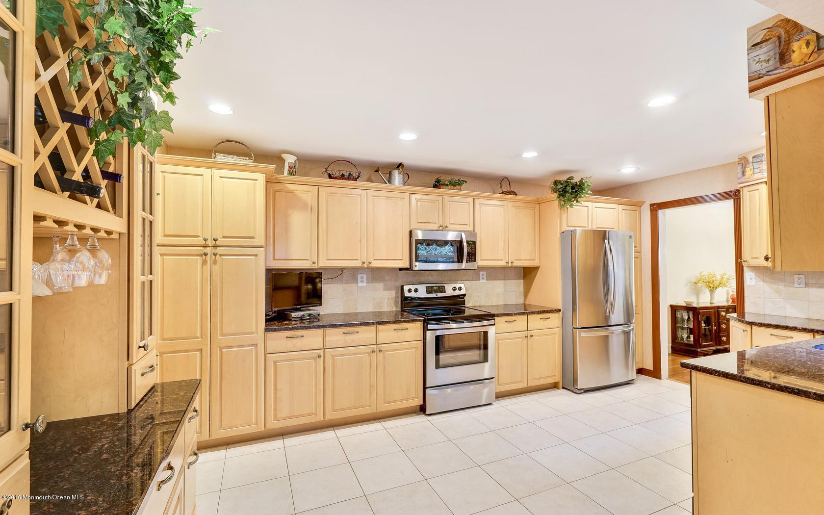 20 Collingwood Road Marlboro, NJ 07746 - Photo 36 of 57 36-photo-web-1680x1050-213848