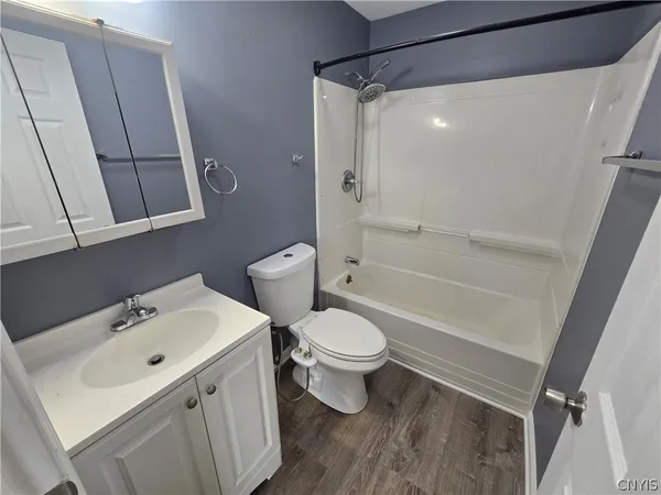 $1,700 | 2802 Lemoyne Avenue, Unit 1, Salina, NY 13211